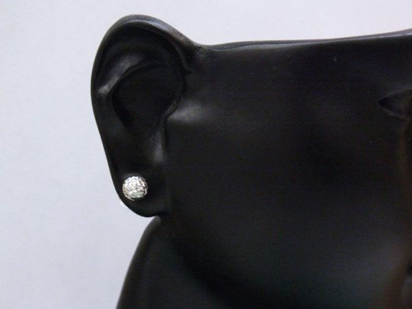 画像3: 18K ホワイトゴールド　スクランブルカット　ボール　5mm スタッド　ピアス　18金 ※1個販売となります (3)