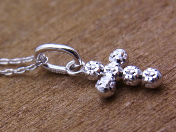 画像2: 18k ホワイトゴールド　カットクロスペンダント　18kアズキチェーンセット (2)