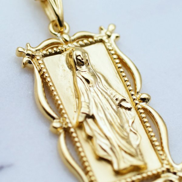 画像2: K18 イエローゴールド デザイン マリア スクエア メダイ ペンダントチェーンセット 18金 ネックレス※チェーン長さ40cm.45cm.50cmからお選び頂けます (2)