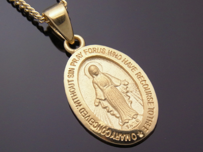 18k イエローゴールド マリア オーバル メダイ ペンダント 18金 ネックレス Valuable